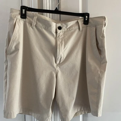 Pantalones cortos de rendimiento de secado rápido World Wide Sportsman para hombre talla 40 beige Foto 1 de 4