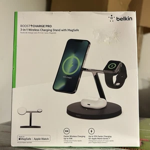 Belkin BOOSTCHARGE PRO 3 in 1 Wireless Charger mit MagSafe - Schwarz - Bild 1 von 11