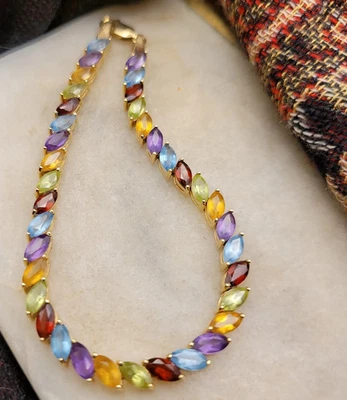 Brazalete para mujer multicolor de 14 quilates con corte de corazón creado en laboratorio enchapado en oro amarillo de 14 quilates Foto 1 de 4