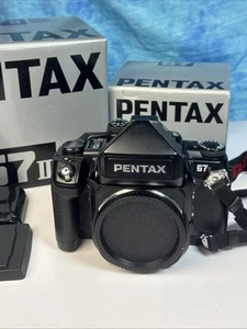 Pentax 6x7 II W/AE prism Finder (COR) - Foto 1 di 12