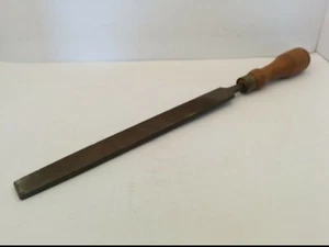 VINTAGE DISSTON BITE-RITE FILE WITH WOODEN HANDLE, 19" TOTAL LENGTH - Picture 1 of 7