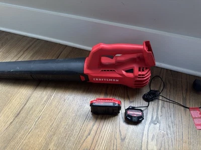 SOPLADOR DE HOJAS INALÁMBRICO CRAFTSMAN V20 20V *HERRAMIENTA + BATERÍA 2AH + CARGADOR* CMCBL710 Foto 1 de 4
