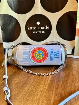 NUEVO Bolso sin asas Kate Spade Snack Time metálico IPA lata de cerveza cadena hombro Foto 1 de 4