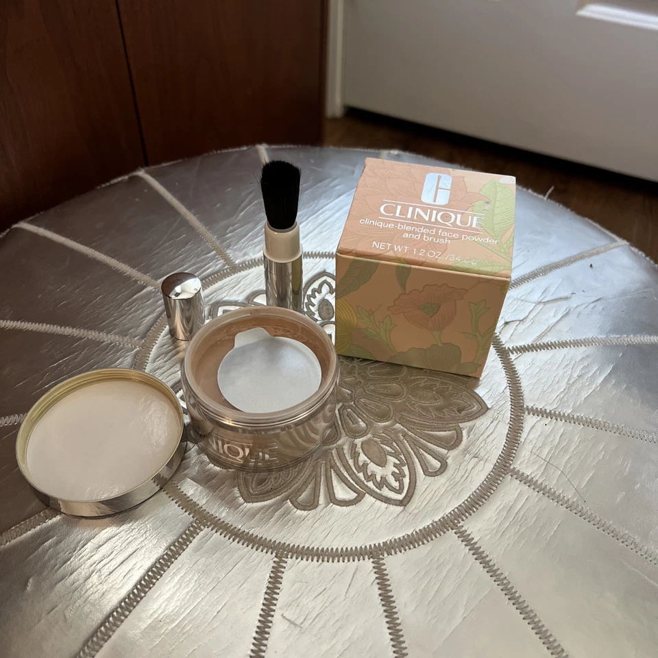 Clinique Blended Face Powder and Brush 04 Transparency - 1.2 oz