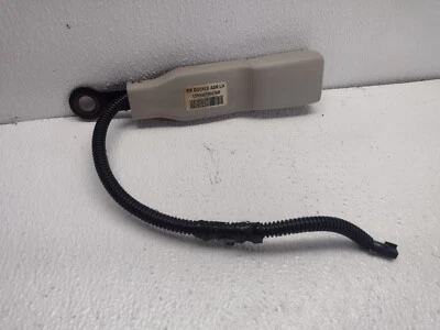 Cadillac DTS 2006-2011 delantero izquierdo lado del conductor clip hebilla de cierre OEM Foto 1 de 4
