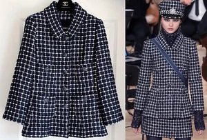 CHANEL 18A HAMBURG NAVY BLUE WHITE RUNWAY JACKET CC BUTTONS 40 - Picture 1 of 17