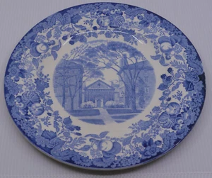 1927 WEDGWOOD HARVARD UNIVERSITY PLATE, HOLDEN CHAPEL, HOLLIS & STOUGHTON HALLS - Foto 1 di 7