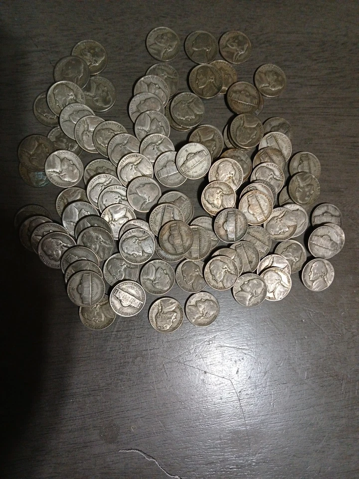 (100) US War Nickels Jefferson 1942-45  Lot  - Image 1 of 1