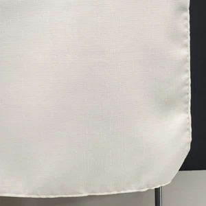 Mantel liso blanco roto brillante mezcla de poliéster dobladillo overlock rectangular 52"x68" - Imagen 1 de 9