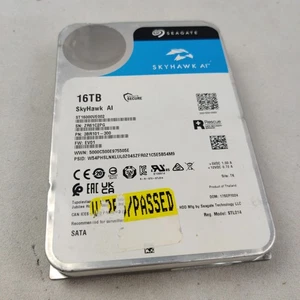 Disco duro SATA SEAGATE SKYHAWK AI ST16000VE002-3BR101 16 TB 3,5 (abollado) - probado/limpiado - Imagen 1 de 6