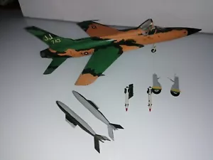 MONOGRAM THUNDERCHIEF F-105 6808 no box assemblato vintage - Foto 1 di 14