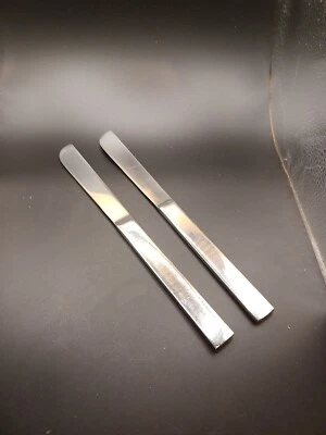 Juego de 2 cuchillos de cena MCM Sasaki ARIA 18/0 de acero inoxidable 9 3/8"   Foto 1 de 3