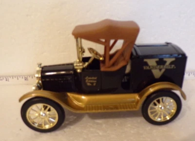 LOOK ERTL UNIVERSITY OF VANDERBILT  1918 FORD RUNABOUT  DIE-CAST METAL BANK  NIB - Image 1 of 4