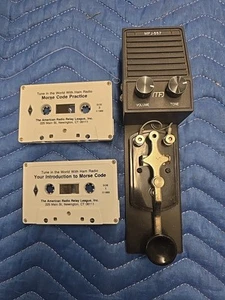 MFJ-557 Morse Code Practice Keyer Excellent Condition Working READ - Zdjęcie 1 z 5