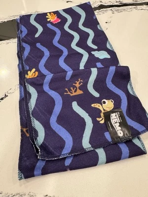 Cachecol de lã Disney Pixar Finding Nemo Dory caixa de saque DX 27”x7” - Imagem 1 de 4