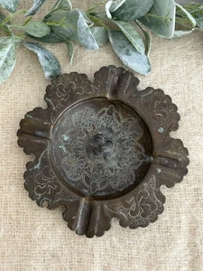 Vintage Messing Aschenbecher gewellte Kanten geätzte Patina 7,5" Durchmesser - Bild 1 von 5