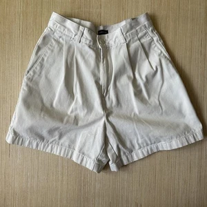 Vintage 90s Dockers Women’s Preppy Pleated Khaki White Shorts Size 4P High Waist - Picture 1 of 8