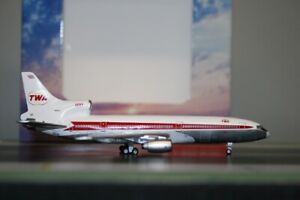Aeroclassics 1:400 TWA Trans World Lockheed L-1011-100 Tristar N81027 (BBX41632)