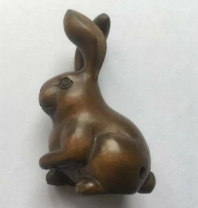 NETSUKE BUCHSBAUM SUPER QUALITÄT LANGOHRHASE GUT GESCHNITZT DETAILLIERT UK VERKÄUFER - Bild 1 von 1