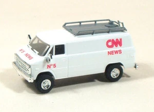 Trident HO 1/87 CNN News TV Station Remote Broadcast Truck w/Roof Satellite Dish - Picture 1 of 2