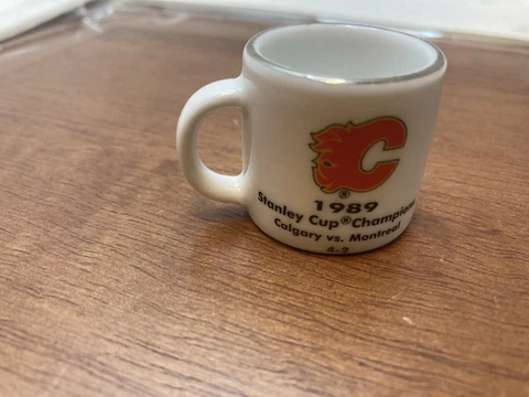 NHL STANLEY CUP CRAZY MINI MUG CALGARY FLAMES 1989 CHAMPS W/OPPONENT &SCORE Cover