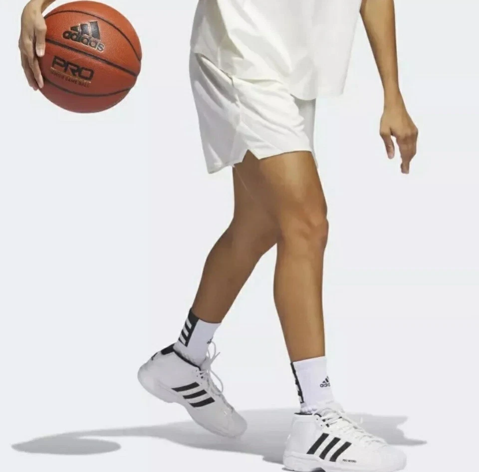 Adidas Women's Size L - Select Basketball Shorts - HZ9981