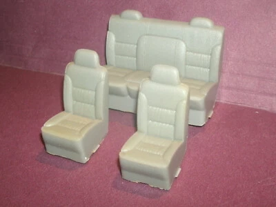 1/25 Scale 1996 Chevy Suburban GMT400 Front & Rear Seats (3pc) AMT/Ertl Part - Image 1 of 4