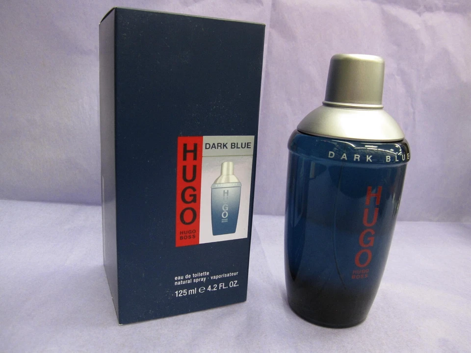 Eau de Toilette Spray Dark Blue Hugo de Hugo Boss 4,2 fl oz/125 ml en caja Foto 1 de 1