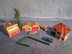 JOBLOT OO RAILWAY BUILDINGS ~ Country Garage, Shop, Det House - Tree/hedges,sp.Y - Picture 1 of 13