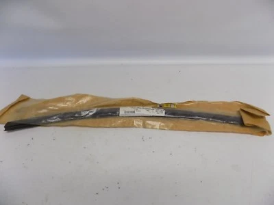 Новый OEM 2001-2002 Mercury Cougar боковое окно уплотнительная полоска зачистка деталь из старых запасов  - Изображение 1 из 3