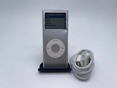 Apple iPod Nano 2nd Generation Silver 2GB A1199 FULLY WORKING - Image 1 of 4