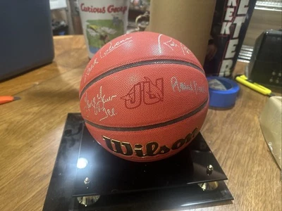 George Gervin / Dave Cowens / Rick Barry ++ More Signed  Basketball NBA - Image 1 of 4