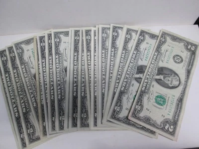LOT OF 25 US 1976 US $2 FEDERAL RESERVE NOTES - Image 1 of 3