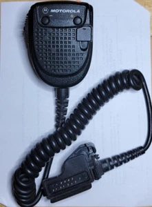 Very nice Motorola XTS5000 XTS3000 XTS2500 commander speaker mic - Picture 1 of 3