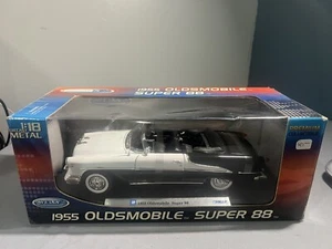 Welly Premium Collectible 1955 Oldsmobile Super 88 White/Black in box - Picture 1 of 12