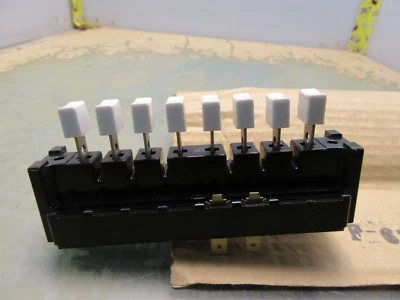 GE ASP 8128-17 8 vías pulsador interruptor banco 25A 250VAC [4*K-29] Foto 1 de 4