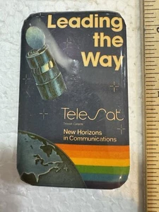 Pulsante satellitare telesat vintage - Foto 1 di 3