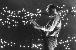 Zach Bryan Platinum Tickets 2025 Tour - Met Life 7/19 4 tickets 5th row 102 - Picture 1 of 4