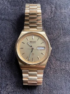Vintage 1970s Seiko SQ Gold Tone Day-Date Watch - #7546-7089 - Picture 1 of 9