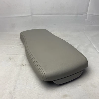 Cadillac Deville DTS Lucerna 2000-2011 consola central tapa reposabrazos cuero gris Foto 1 de 4