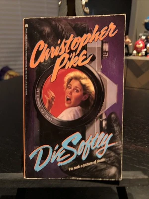 Die Softly by Christopher Pike (1991) Archway Paperback Horror Thriller RARE NM - Image 1 of 4