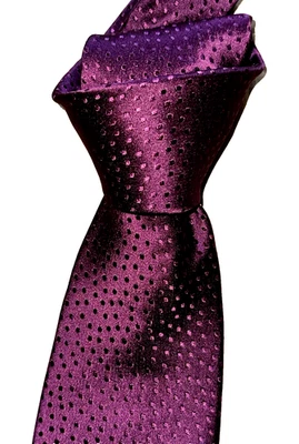 $235 NUEVO SIN ETIQUETAS CARLO FRANCO Ciruela 7 PLIEGUES Lunares Autodispersos 3.75" Corbata Cuello Seda ITALIA Foto 1 de 4