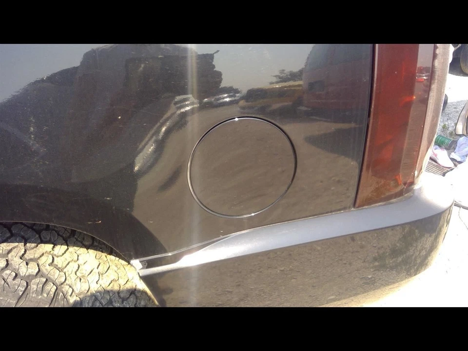 2008-2013 GMC YUKON DENALI Fuel Filler Door Black 15940678 08-13   - Imagem 1 de 4