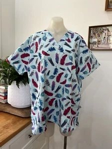 Happy Scrubs Top Size 2 Xl. Feathers - Picture 1 of 8