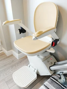 ACORN STAIR LIFT STRAIGHT USED PROFESSIONALLY REFURBISHED | 130 MODEL CHAIR - Picture 1 of 7