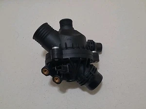 Conjunto Carcasa Termostato Refrigerante Motor - BMW 11537549476 Envío Gratis  - Imagen 1 de 6