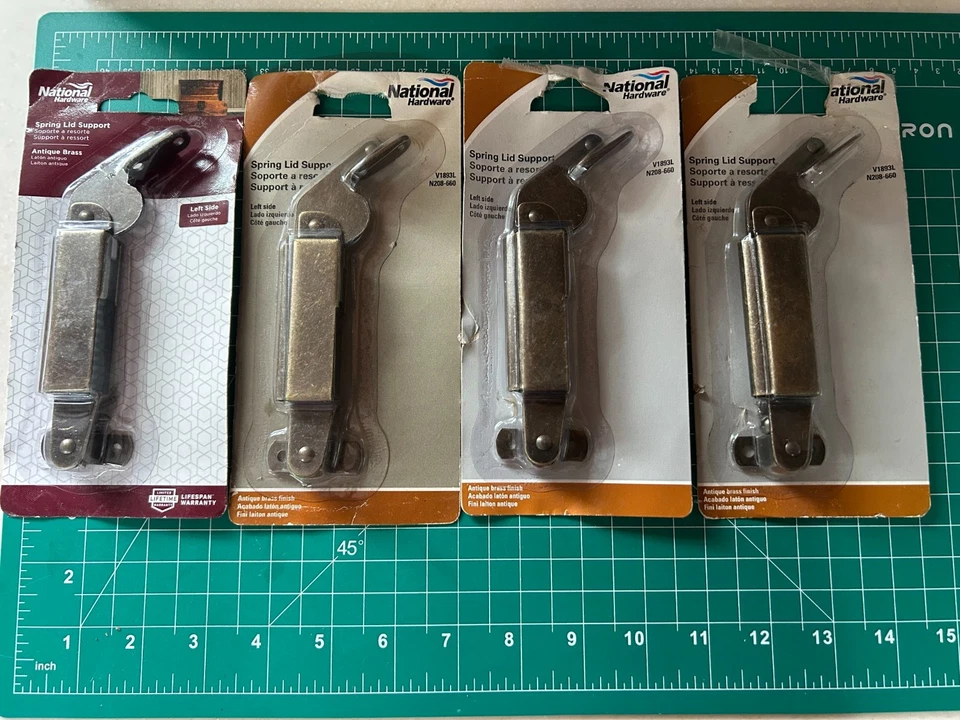 NUEVO DE LOTE DE 4 paquetes National Hardware N208-660 soporte tapa resorte izquierda latón antiguo Foto 1 de 4