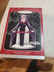 Hallmark Andenken Captain Kathryn Janeway Star Trek USS Voyager Ornament (1998) - Bild 1 von 5