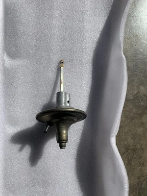 Unidad de vacío distribuidora Rolls Royce Silver Cloud/Shadow tipo temprano Foto 1 de 2