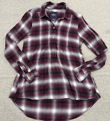 Túnica xadrez American Eagle feminina tamanho XS roxa branca manga longa com bolsos - Imagem 1 de 4